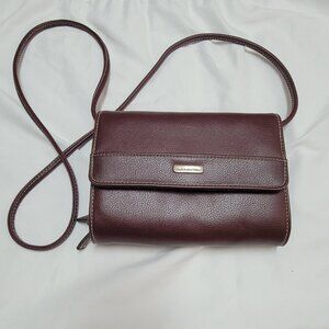 Liz Claiborne wallet crossbody purse. Very good condition! Burgundy and beautifu